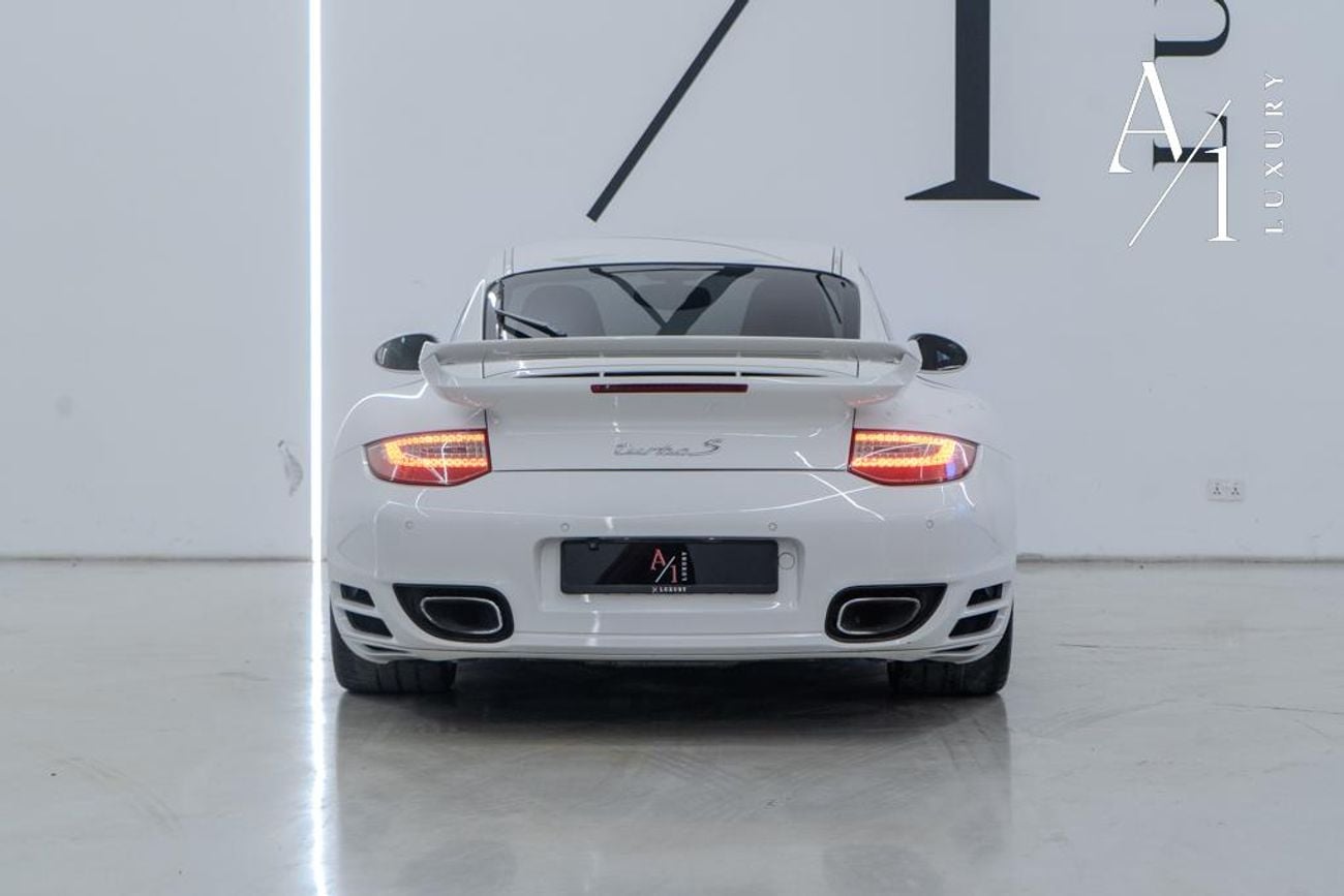 Porsche 911 2010 Porsche 997.2 Turbo, Sport Chrono Package, Carbon Fiber Package, Very Low Kms, 480HP