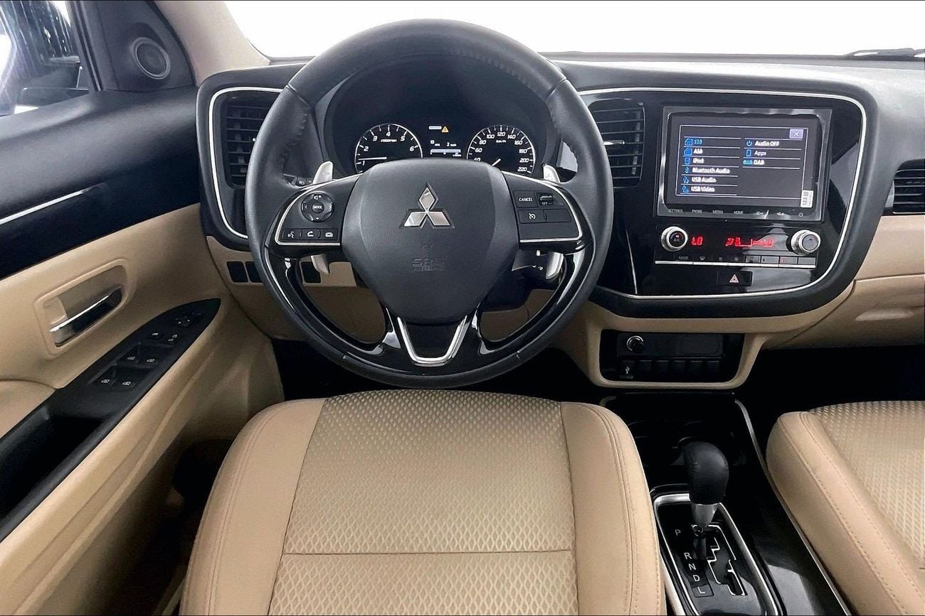 ميتسوبيشي آوتلاندر 2.5 GLX AUTO 4WD 7SEAT ML FABRIC SEATS | شامل الضمان | 0 ﺪﻔﻋﺓ ﺃﻮﻟﻯ