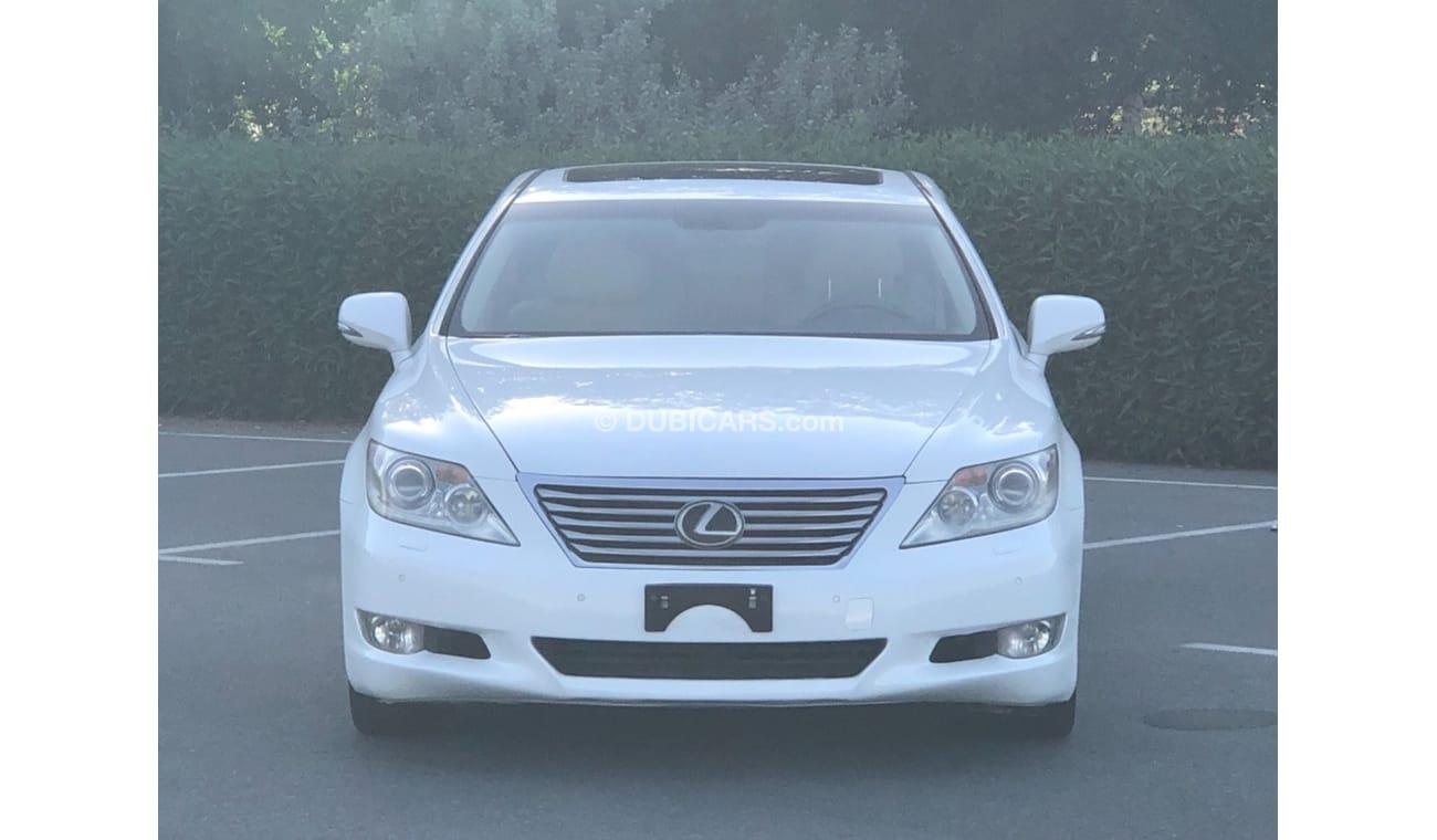 لكزس LS 460 لكزس Ls460 موديل 2012 خليجي حاله ممتازه من الداخل والخارج كراسي جلد ومثبت سرعه وتحكم كهربي كامل ونظا