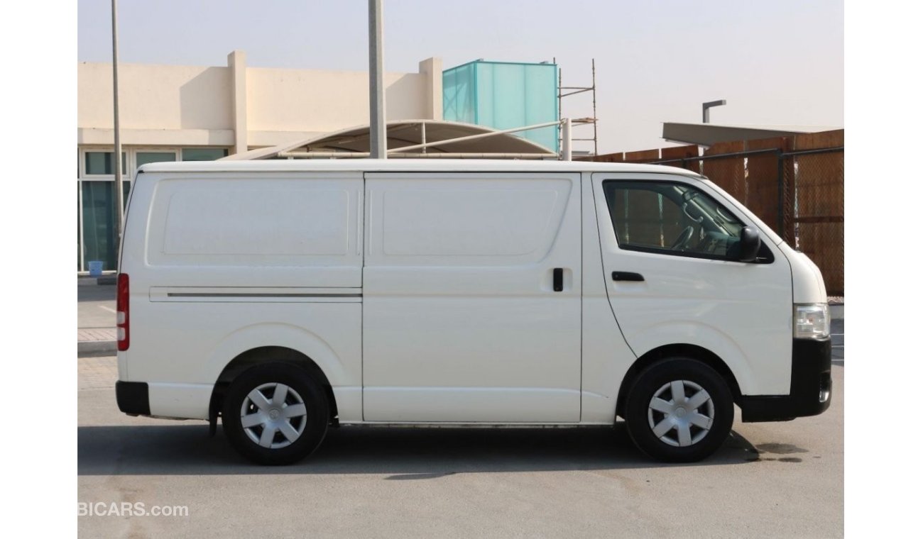 Toyota Hiace 2015 | MULTIPURPOSE DELIVERY PANEL VAN WITH GCC SPECS AND EXCELLENT CONDITION