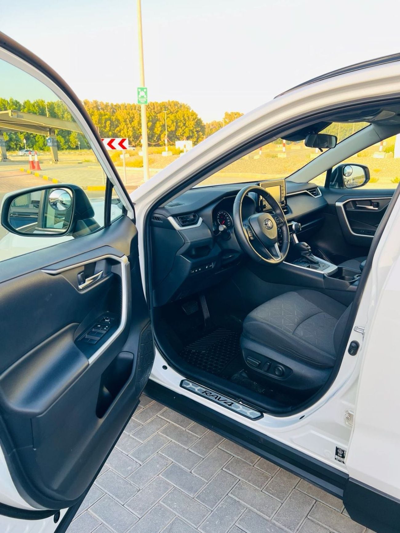 Toyota RAV4 XLE  2.5