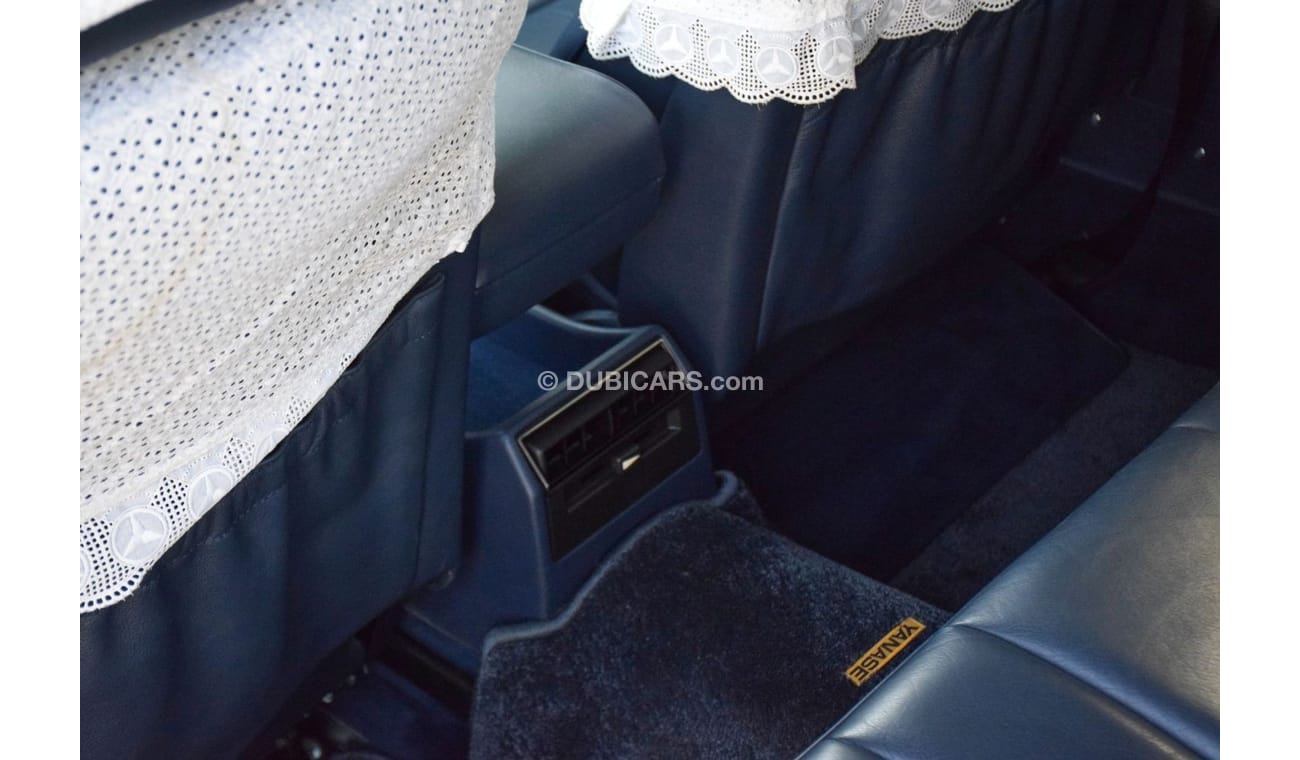 Mercedes-Benz 560 Original Paint & Low Milage