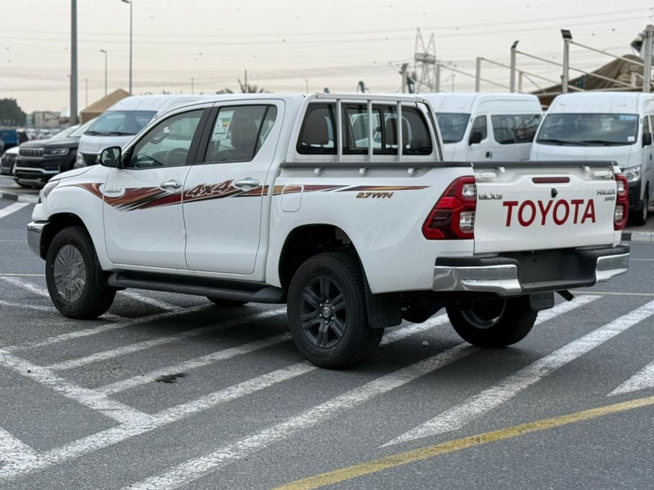 Toyota Hilux 2.7L GLX-S FULL WITH WIRLESS CHARGER AND COMPRESSOR OMANI
