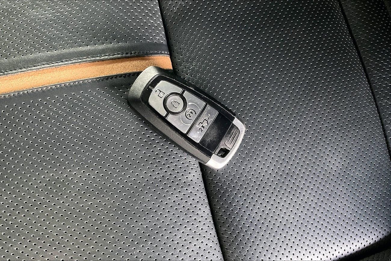 Ford F 150 Platinum FX4 - Super Crew | Guaranteed Warranty | 0 Down Payment