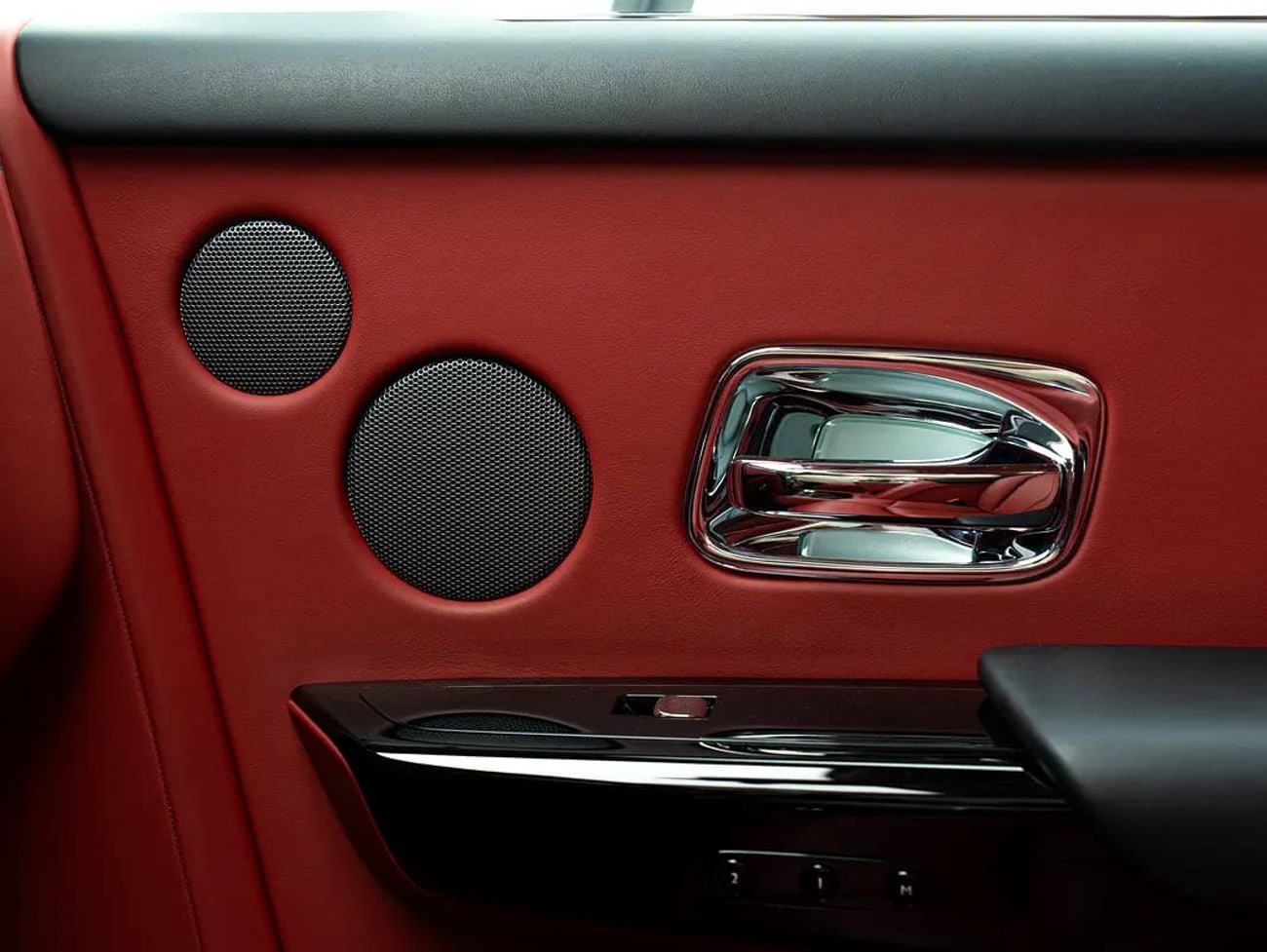 رولز رويس فانتوم GCC Spec | Bespoke Red Interior I SWB