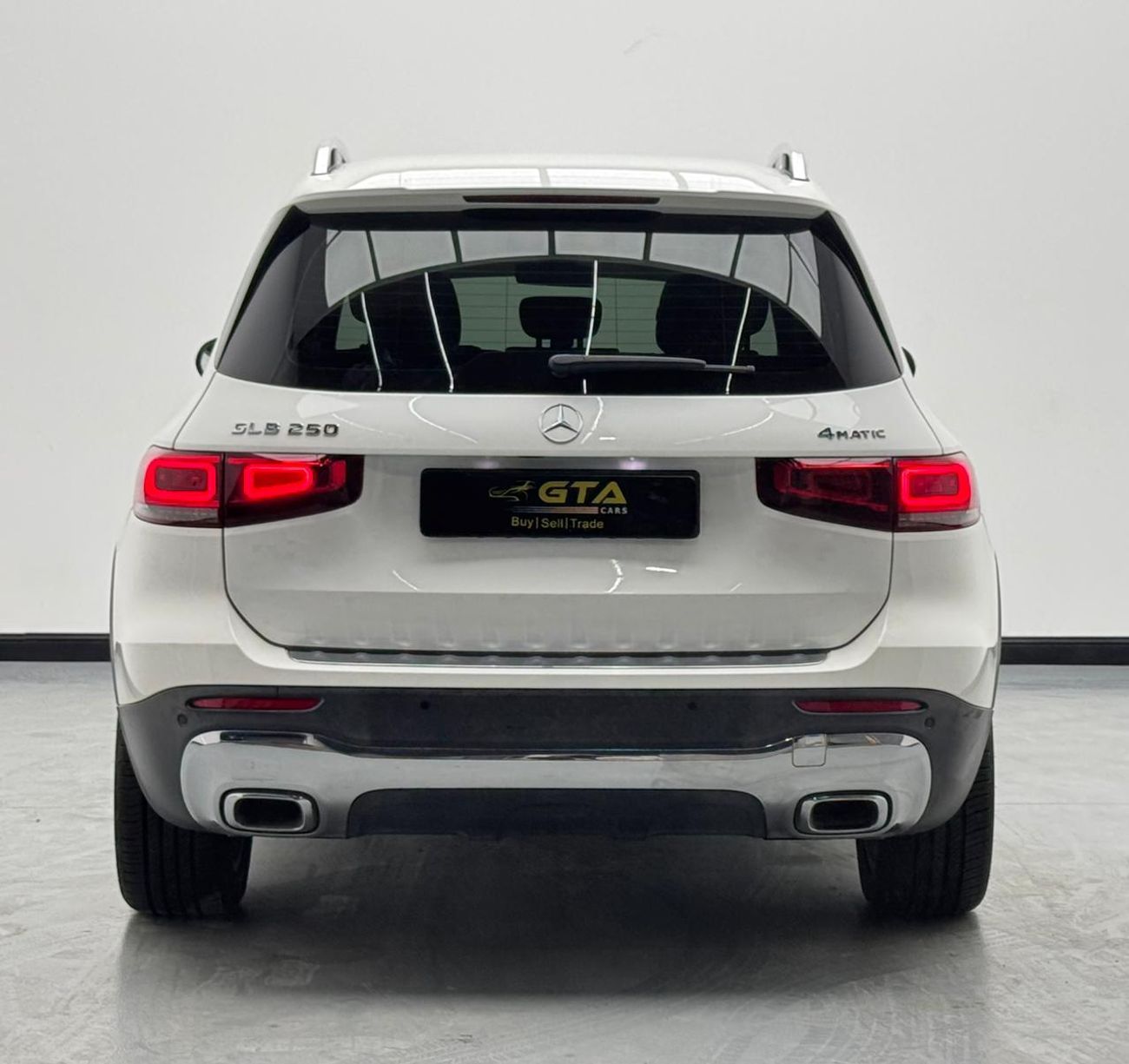 Mercedes-Benz GLB 250 4MATIC 2.0L 2020 Mercedes-Benz GLB 250 AMG 4MATIC, Mercedes Service History, 1 Year Warranty, GCC