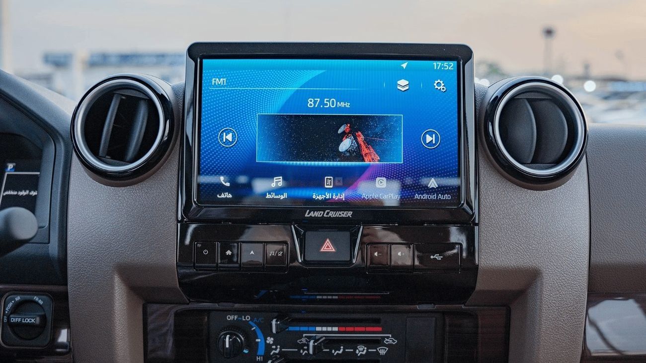 Toyota Land Cruiser Pick Up ECT0111 - Toyota LC79 DCab - 4.0L Ptr At Full Beige 2025