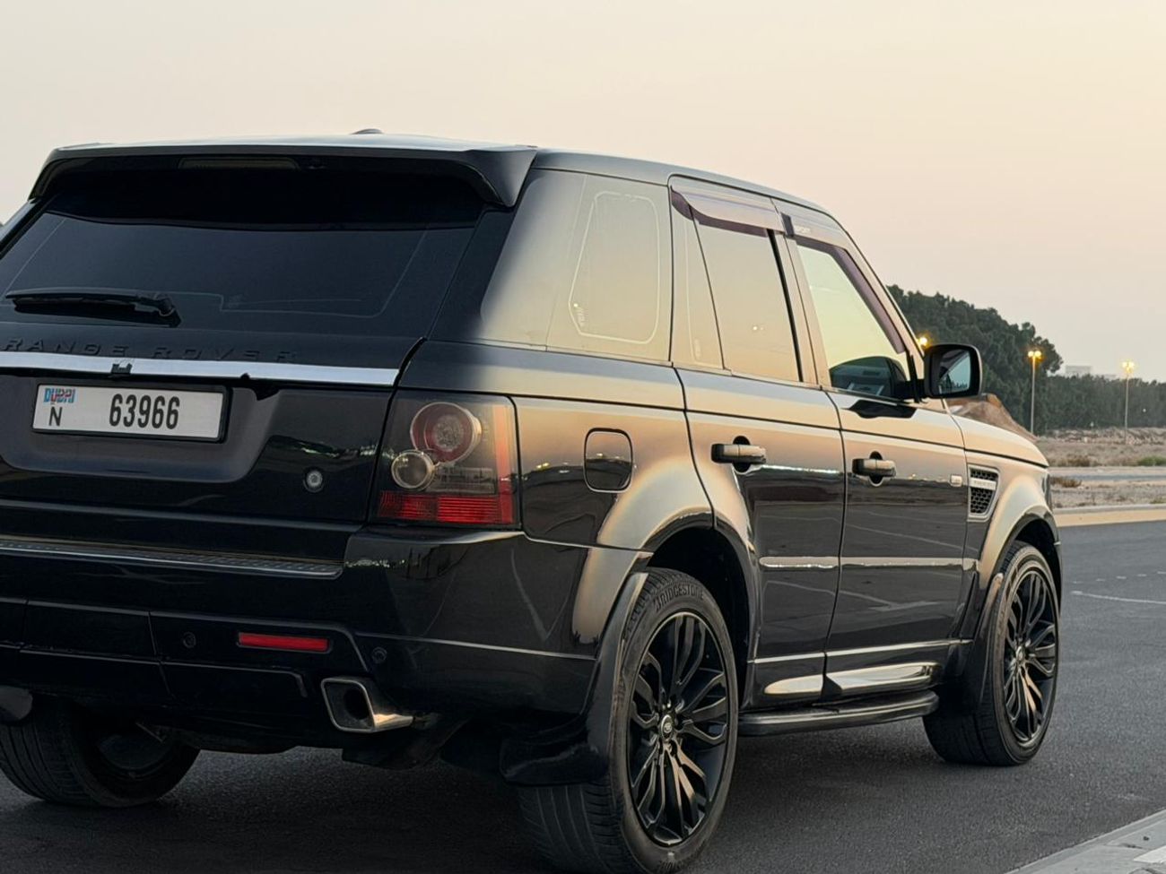 Land Rover Range Rover Sport in excellent condition.