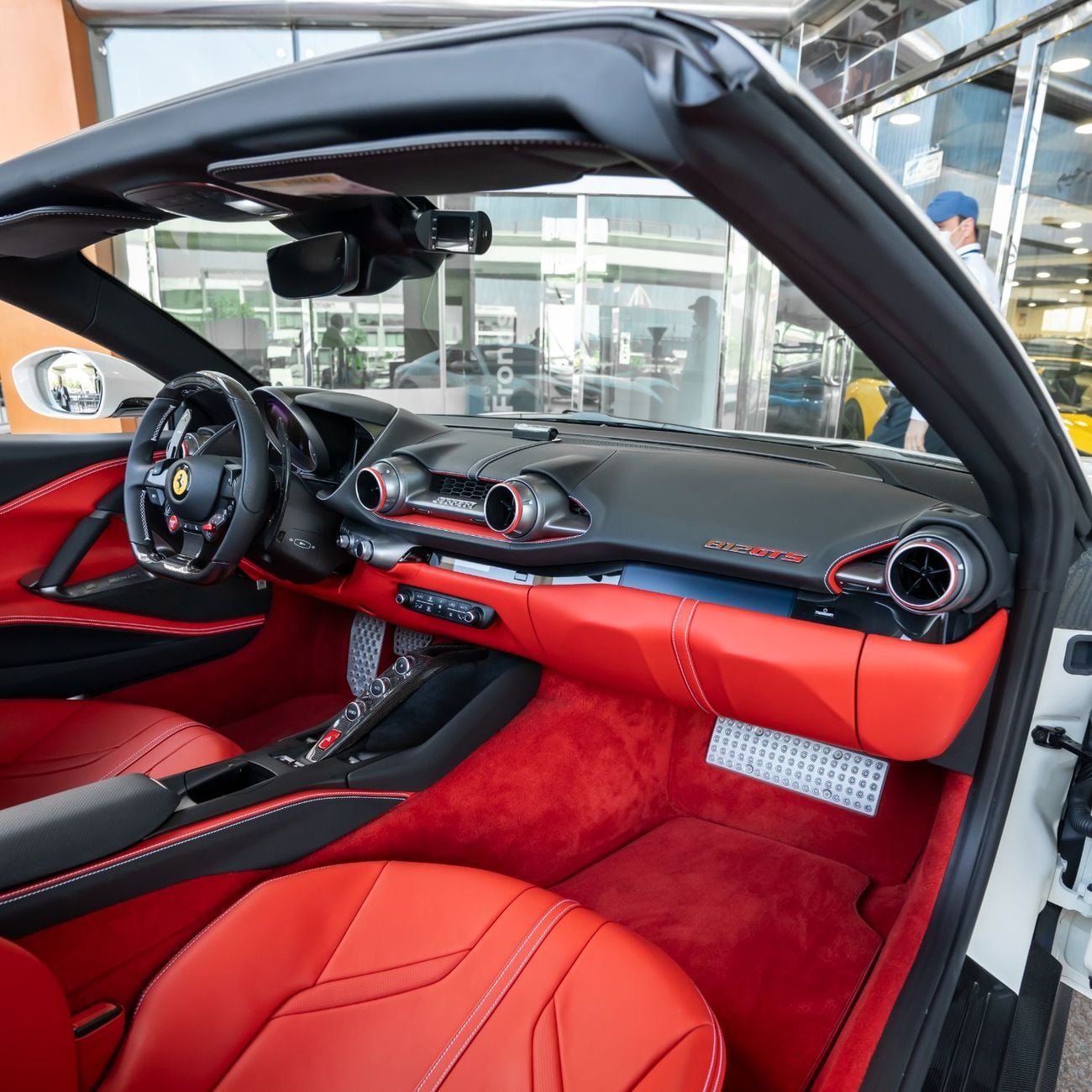 Ferrari 812 2023 FERRARI 812 GTS ( FULL CARBON BODY ) DONE ONLY 1200KM