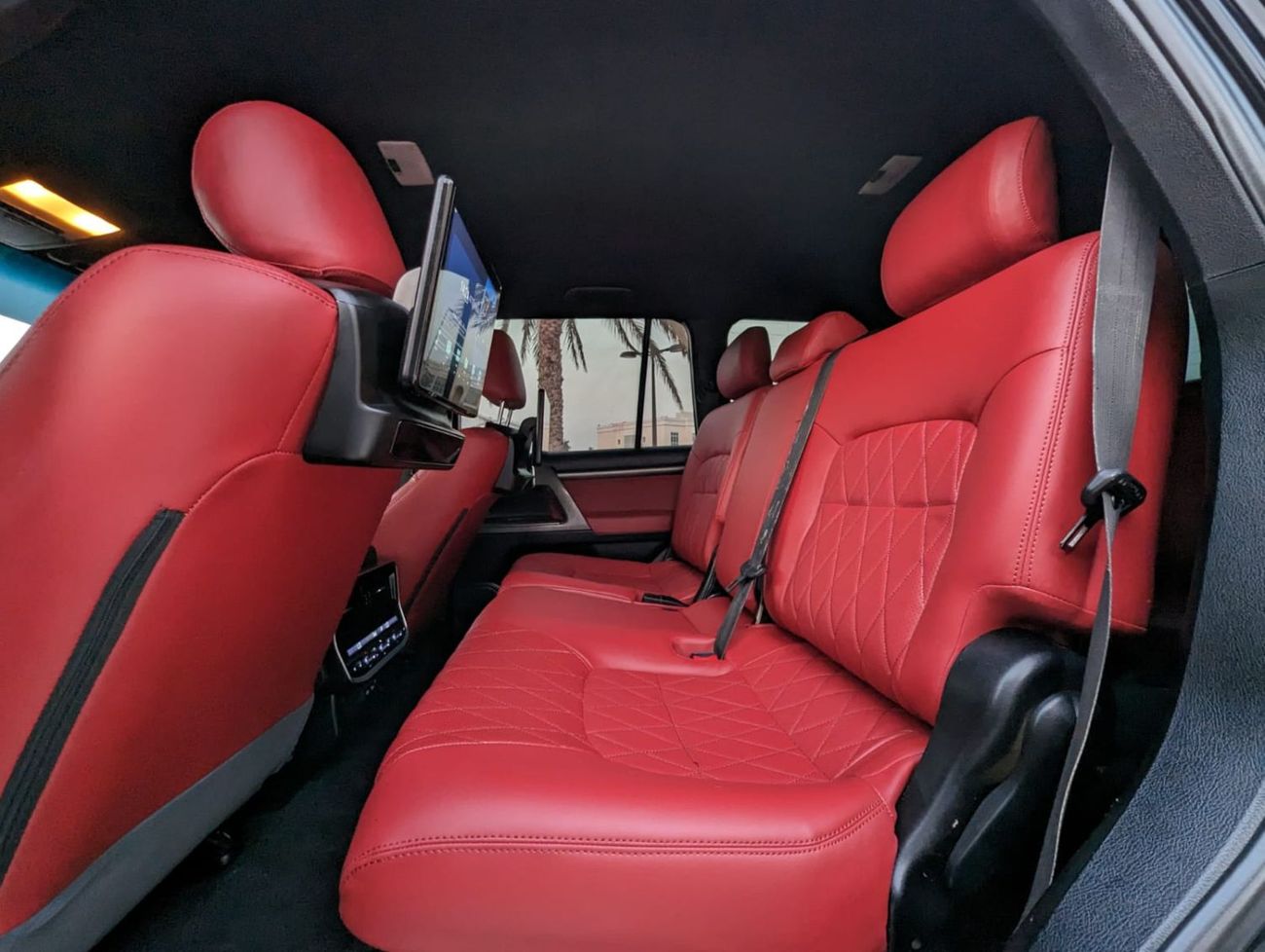 Toyota Land Cruiser Toyota Landcruiser 2016 LHD black exterior and red interior 7 seaters