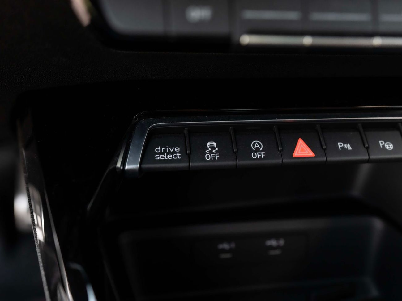 أودي RS3 TFSI quattro 2.5L Sedan