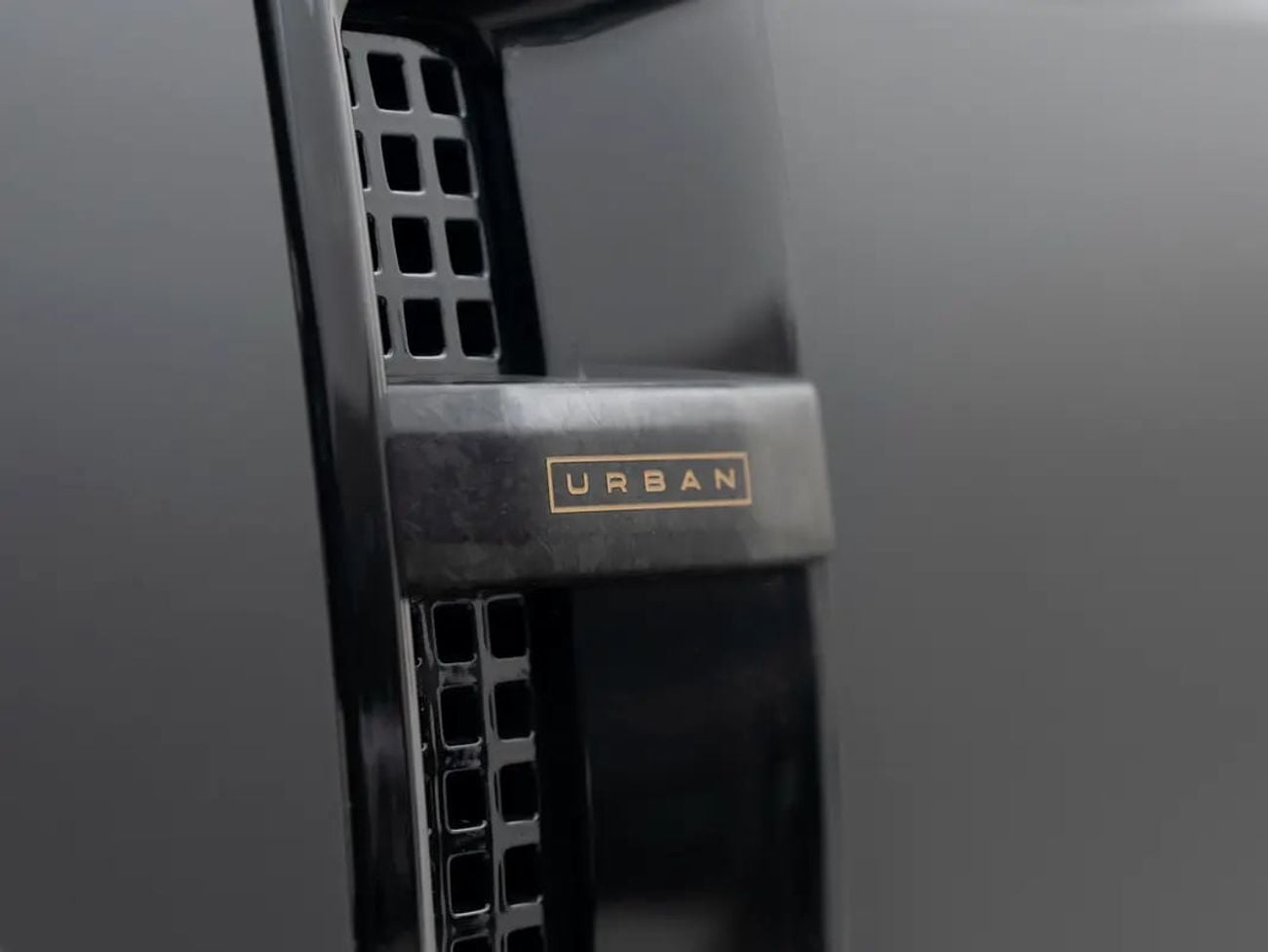 لاند روفر ديفندر 1 OF 1 URBAN AUTOMOTIVE OCTA | 4 YEAR WORLDWIDE WARRANTY | 700 BHP