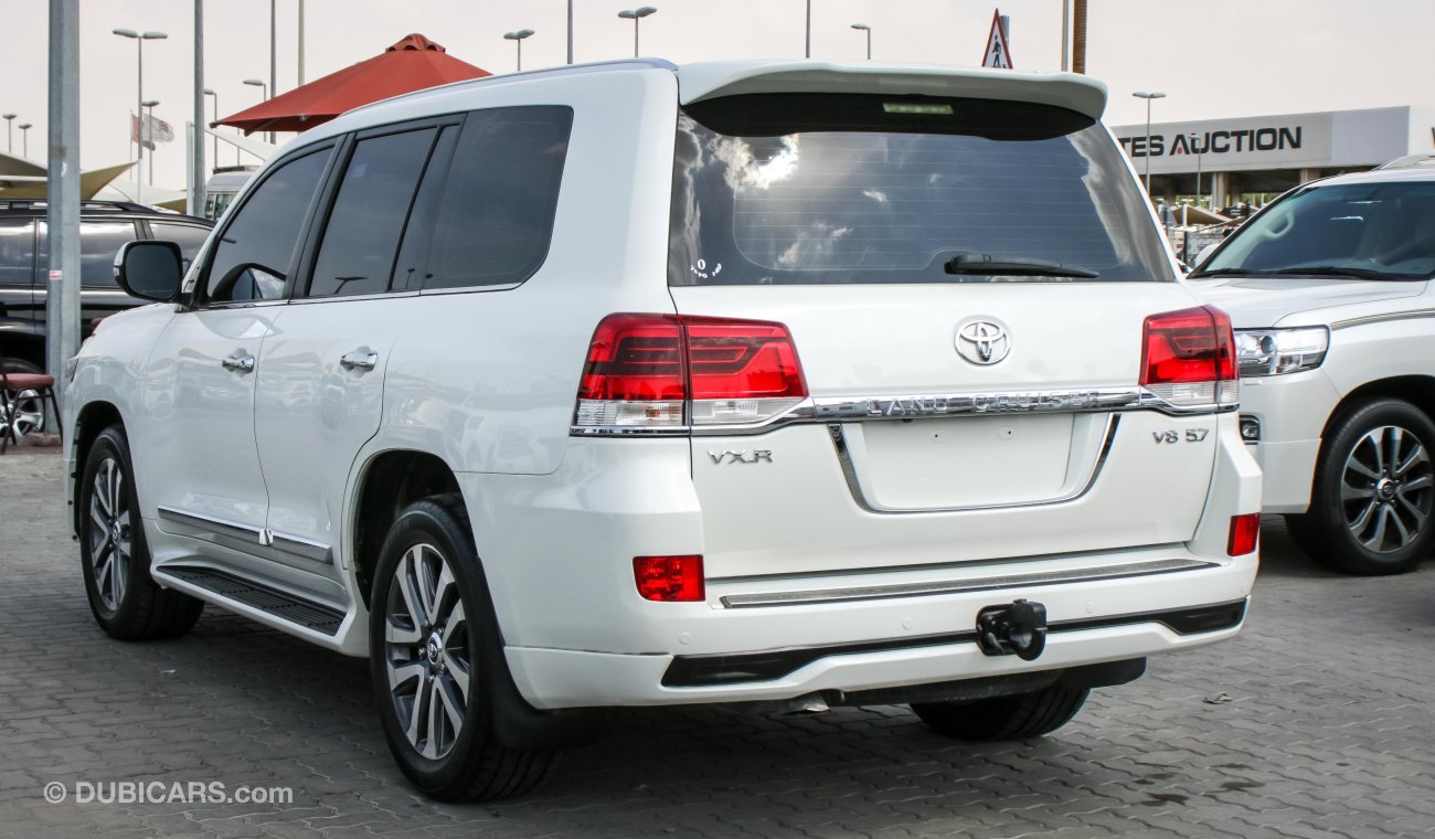 Toyota Land Cruiser VX.R V8 5.7