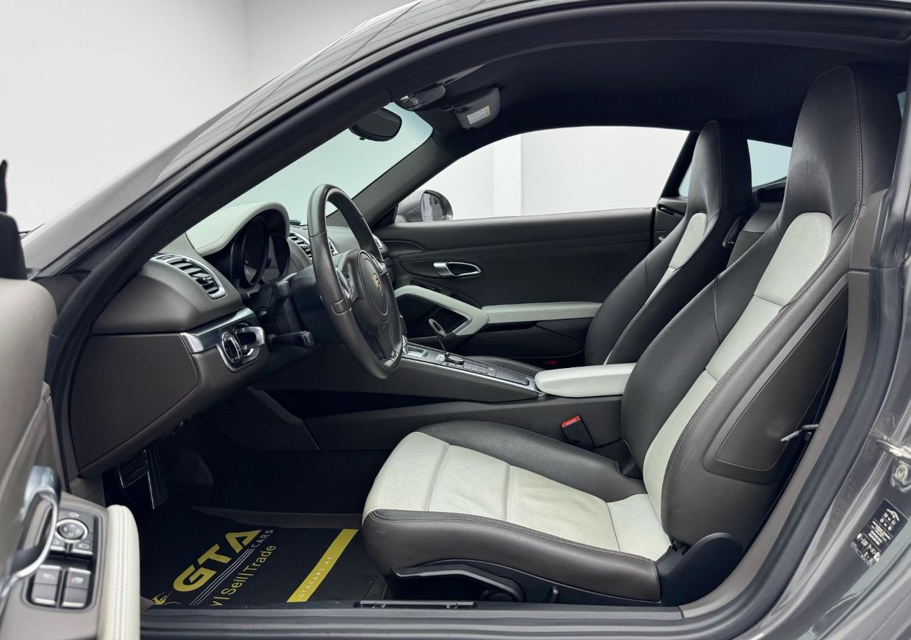 Porsche 718 Cayman Std 2.0L A/T 2015 Porsche Cayman, Excellent Condition, GCC