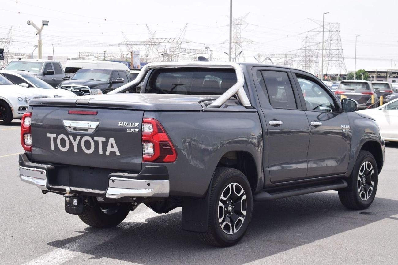 تويوتا هيلوكس SR5 2.8L Diesel A/T 4x4