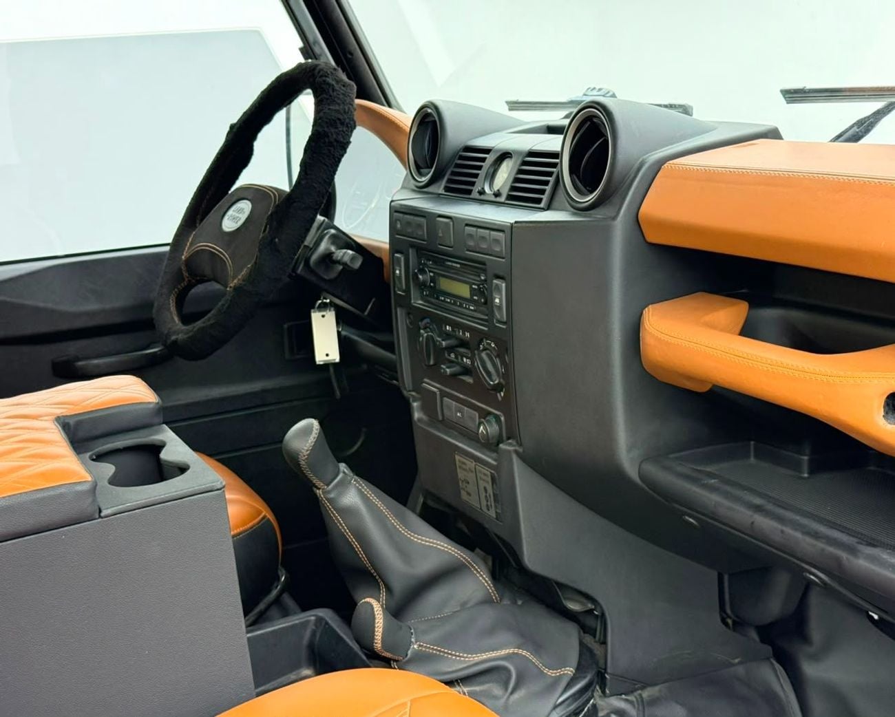 لاند روفر ديفندر 90 2009 Land Rover Defender 90, Excellent Condition, GCC Specs.