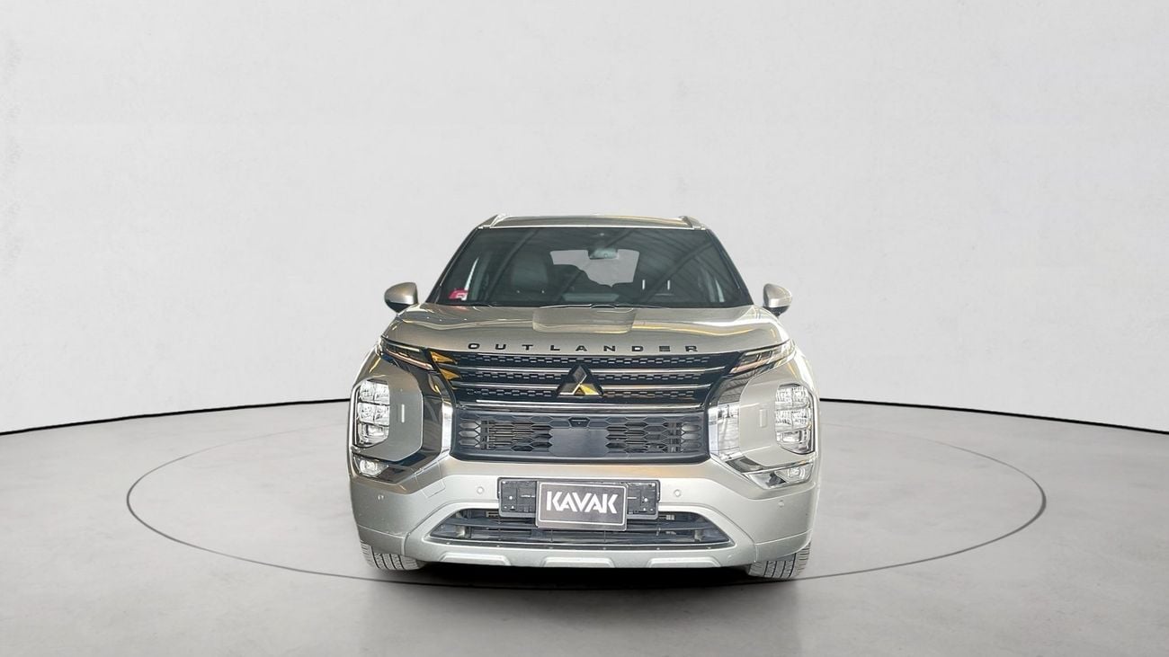 ميتسوبيشي آوتلاندر 2.5 GLX AUTO 4WD 7SEAT PREMIUM LAUNCH ED | شامل الضمان | 0 ﺪﻔﻋﺓ ﺃﻮﻟﻯ