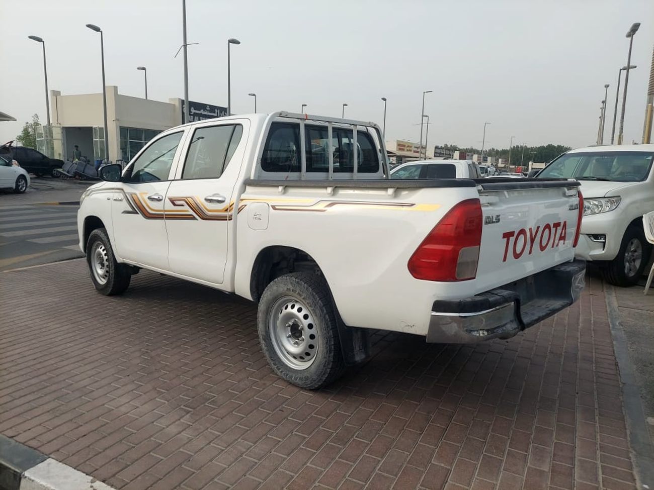 Toyota Hilux GL 2 2.4L 4WD DC 2.4L 4WD DIESEL MANUAL TRANSMISSION