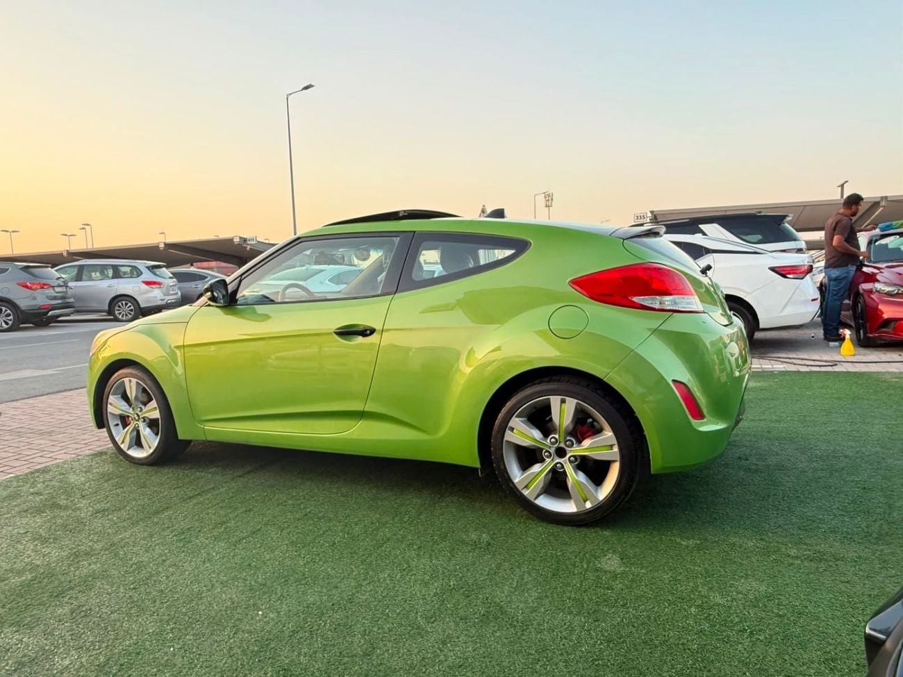 Hyundai Veloster panoramic sunroof, first owner, two keys