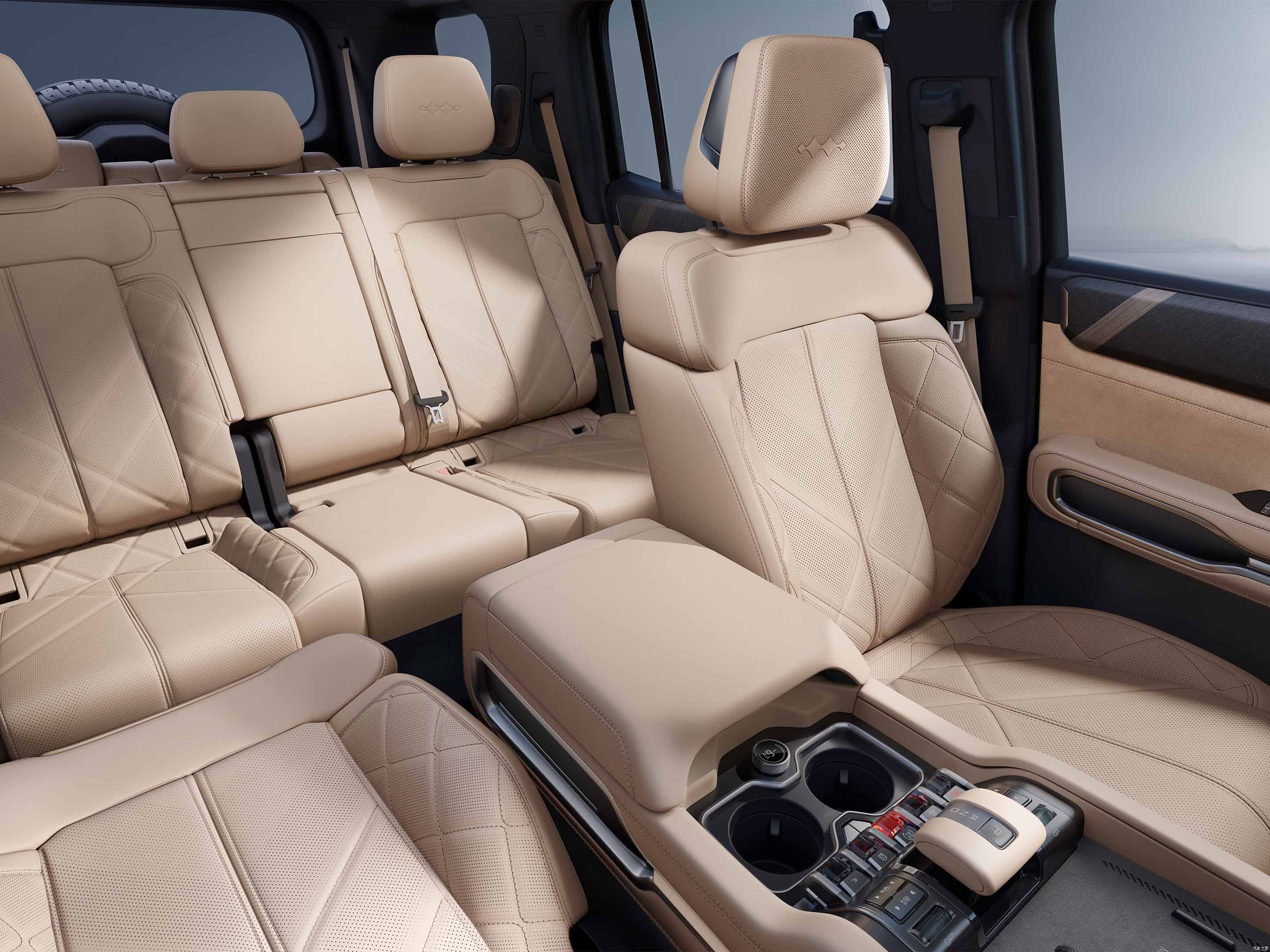 BYD Leopard 8 interior - Seats