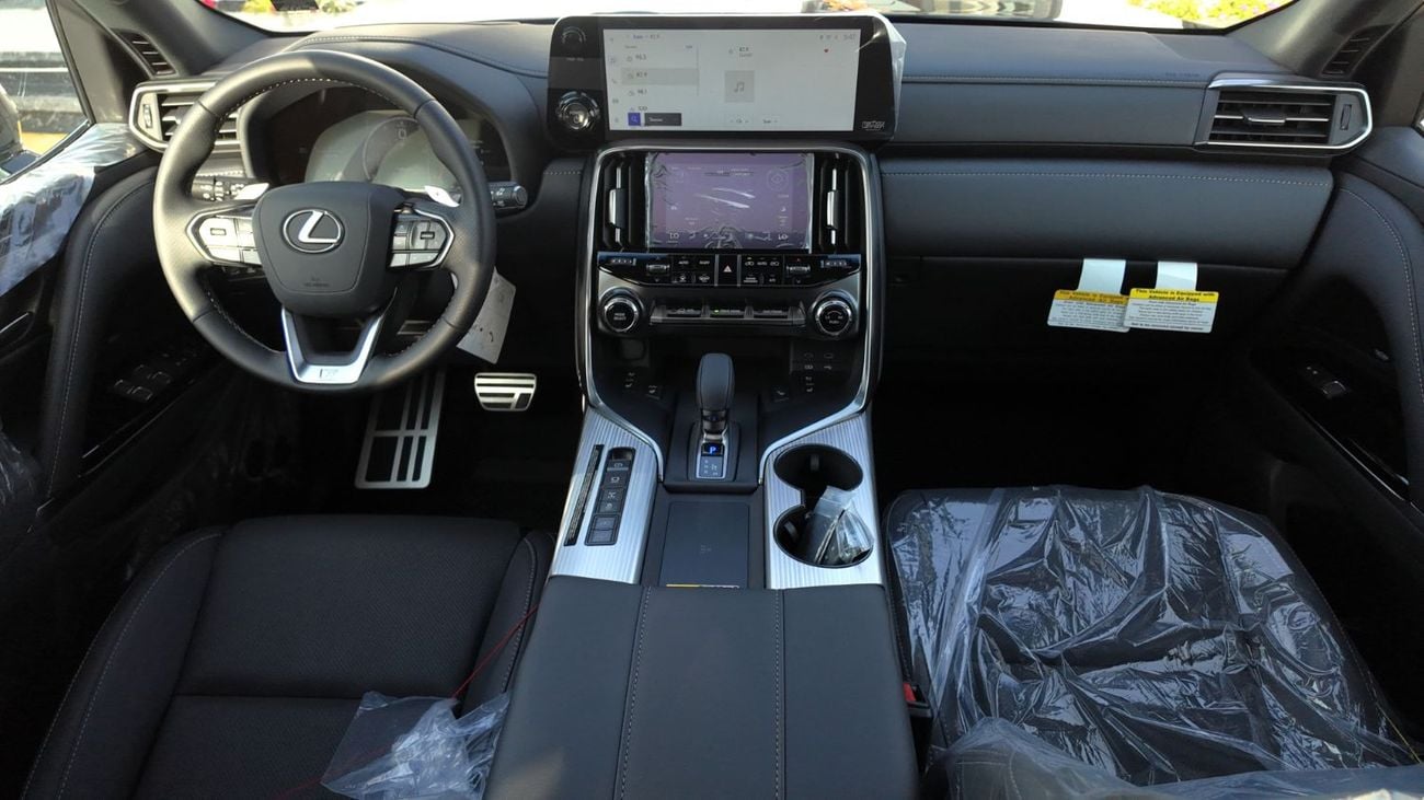 لكزس LX 700h F Sport