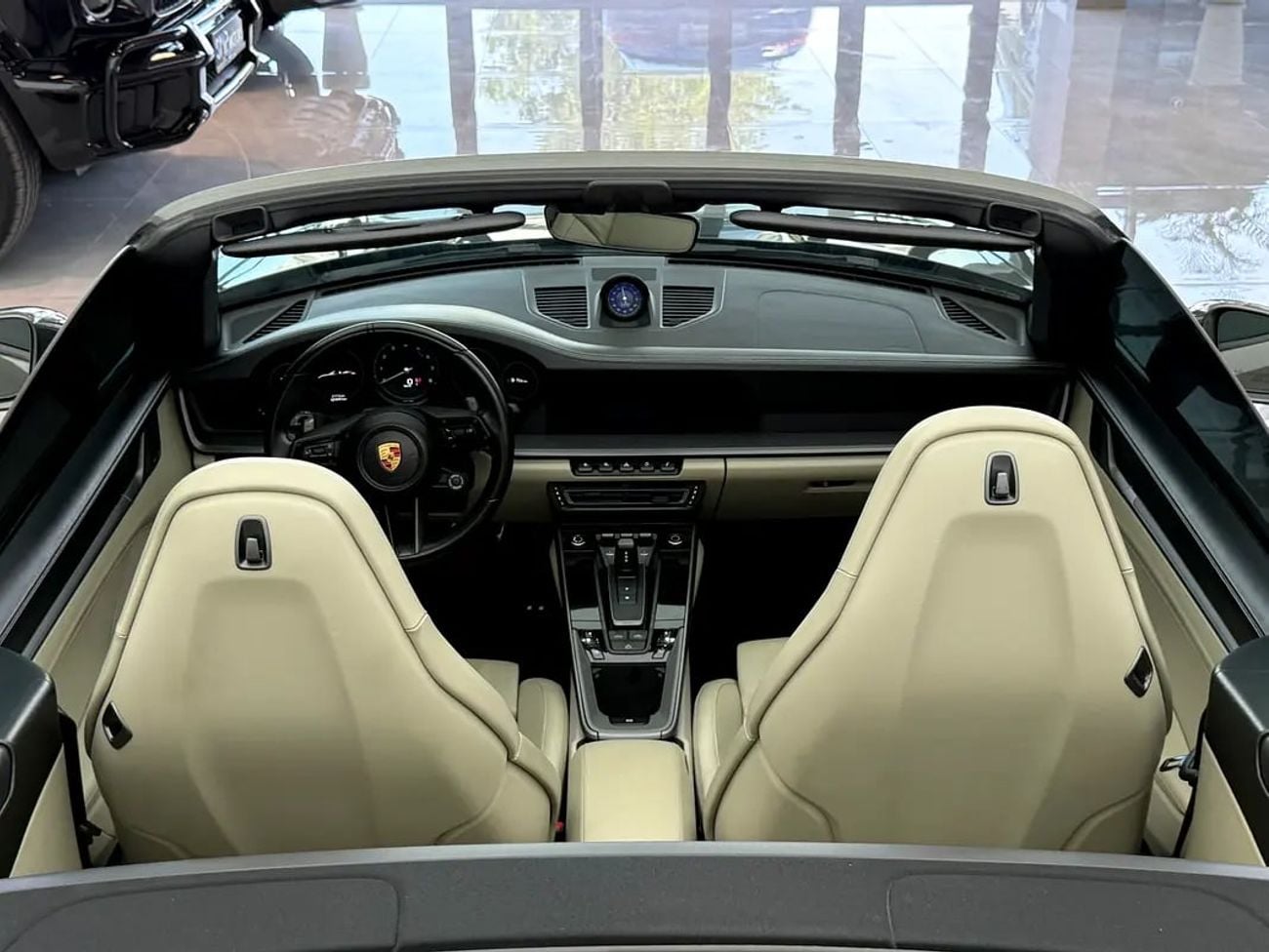 بورش كاريرا جي تي 911 Carrera Cabriolet - GCC Specs - Pristine Condition