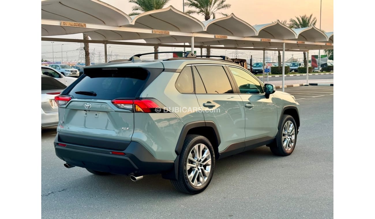 Toyota RAV4 XLE premium 2021 LED SUNROOF PUSH START AWD