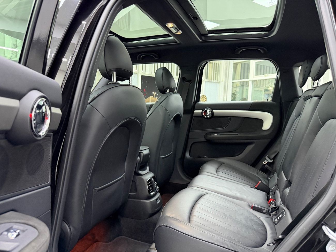 ميني جون كوبر كونتري مان GCC .. FSH .. Low Milegea .. Top Range