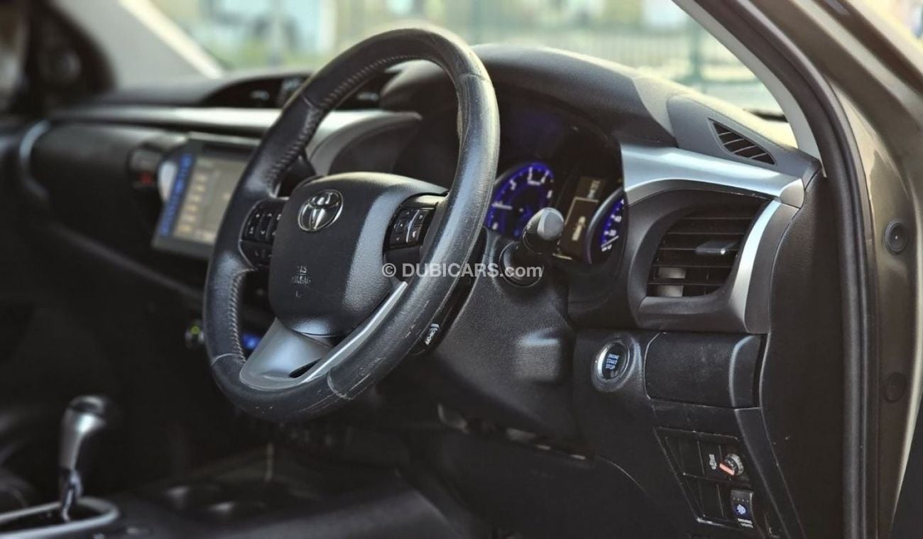 Toyota Hilux MODIFIED TO ROCO | ROLL BAR | RIGHT-HAND-DRIVE | CRUISE CONTROL | BOOT COVER