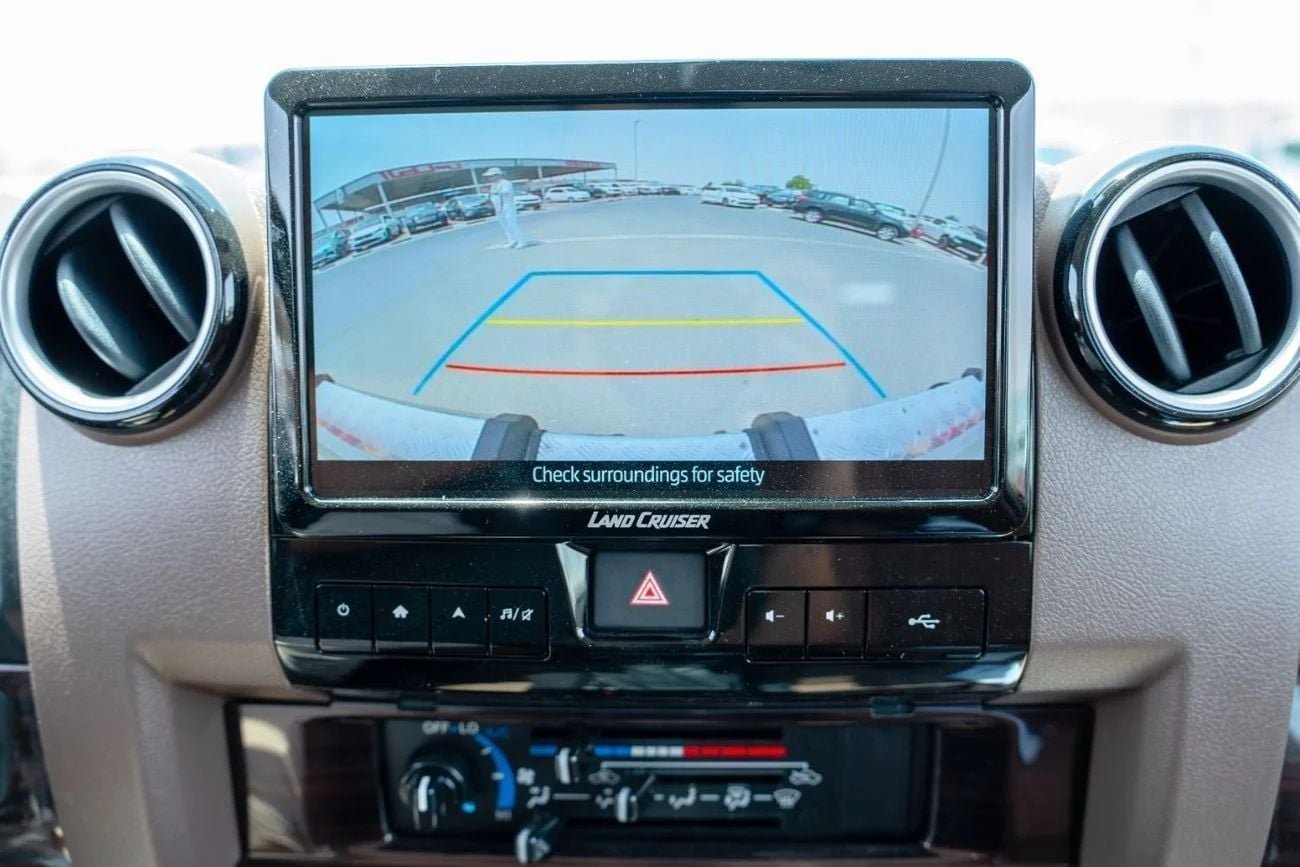 تويوتا لاند كروزر بيك آب 2025 Toyota Land Cruiser 79 DC 2.8L Diesel | Full option