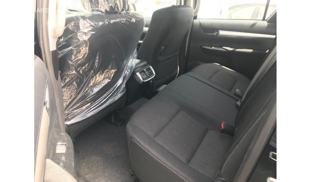 Toyota Hilux PICK UP 2.4L with Chrome Package