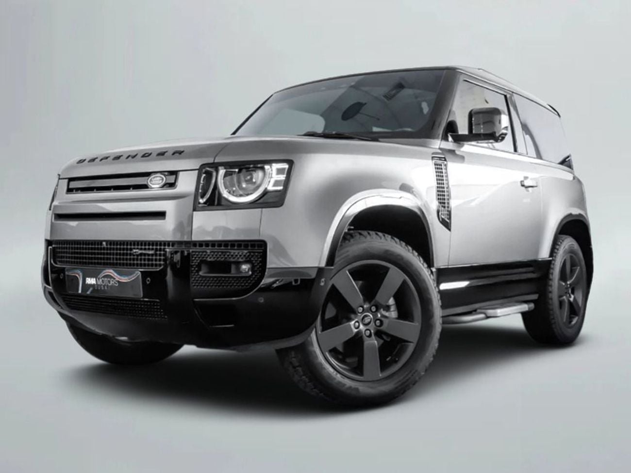 Land Rover Defender 90 X-DYNAMIC S P300