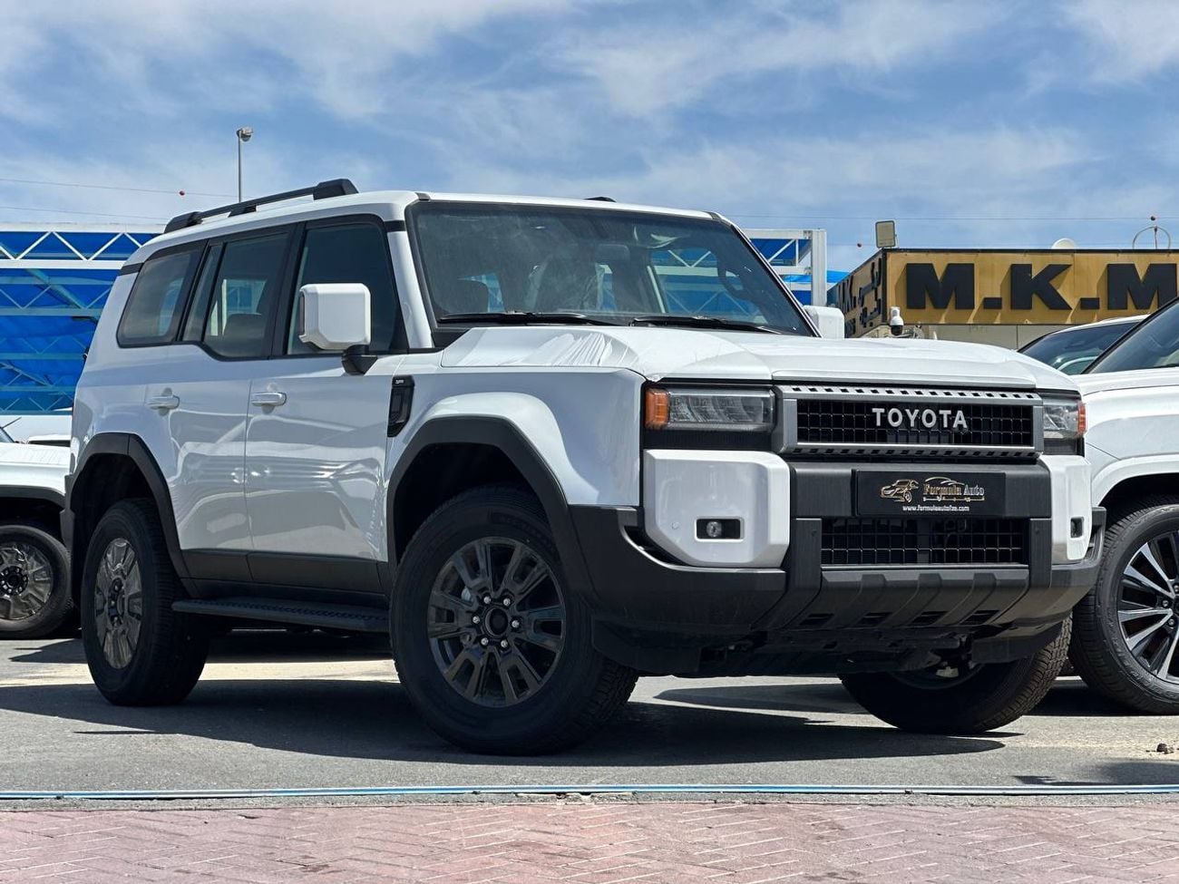 Toyota Prado 2.4L Turbo PTR A/T // 2025 // STD with Cool Box , Sunroof , DVD&Back Camera // Special Offer // By F