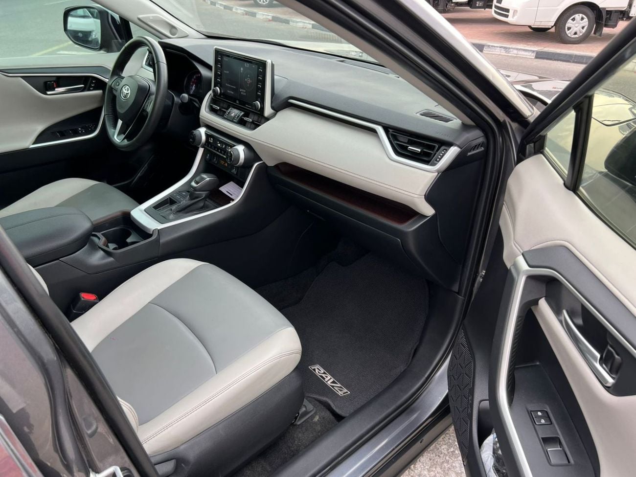 Toyota RAV4 2020 Toyota Rav4 Limited Edition 2.5L V4 - Rear Camera & Sensor  - Leather Seats