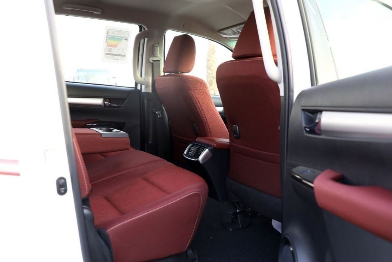 تويوتا هيلوكس Get 2023 Toyota Hilux 4x4 DC 2.8 SR5 - White inside Maroon