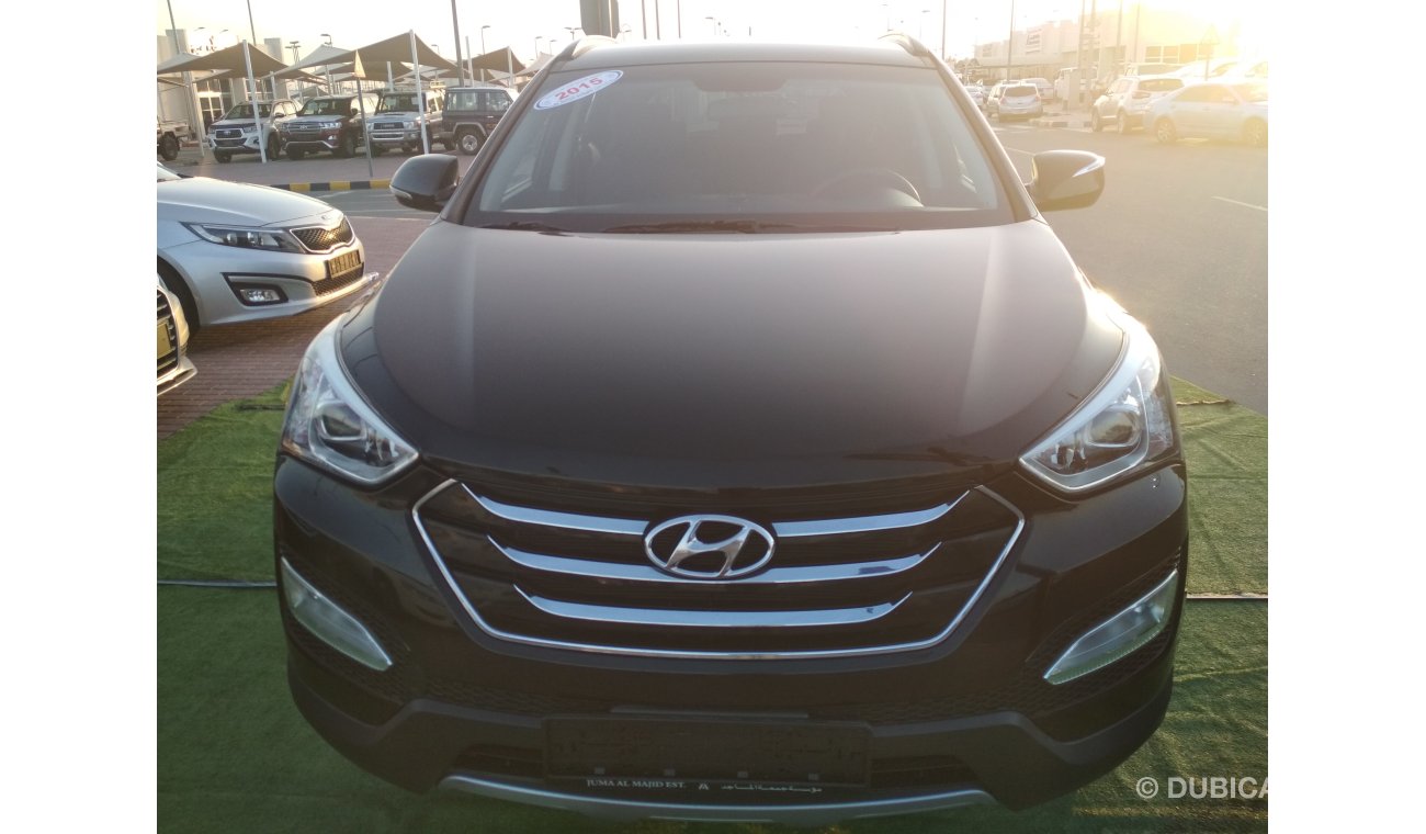 Hyundai Santa Fe 2015 BLACK GCC NO PAIN NO ACCIDENT PERFECT