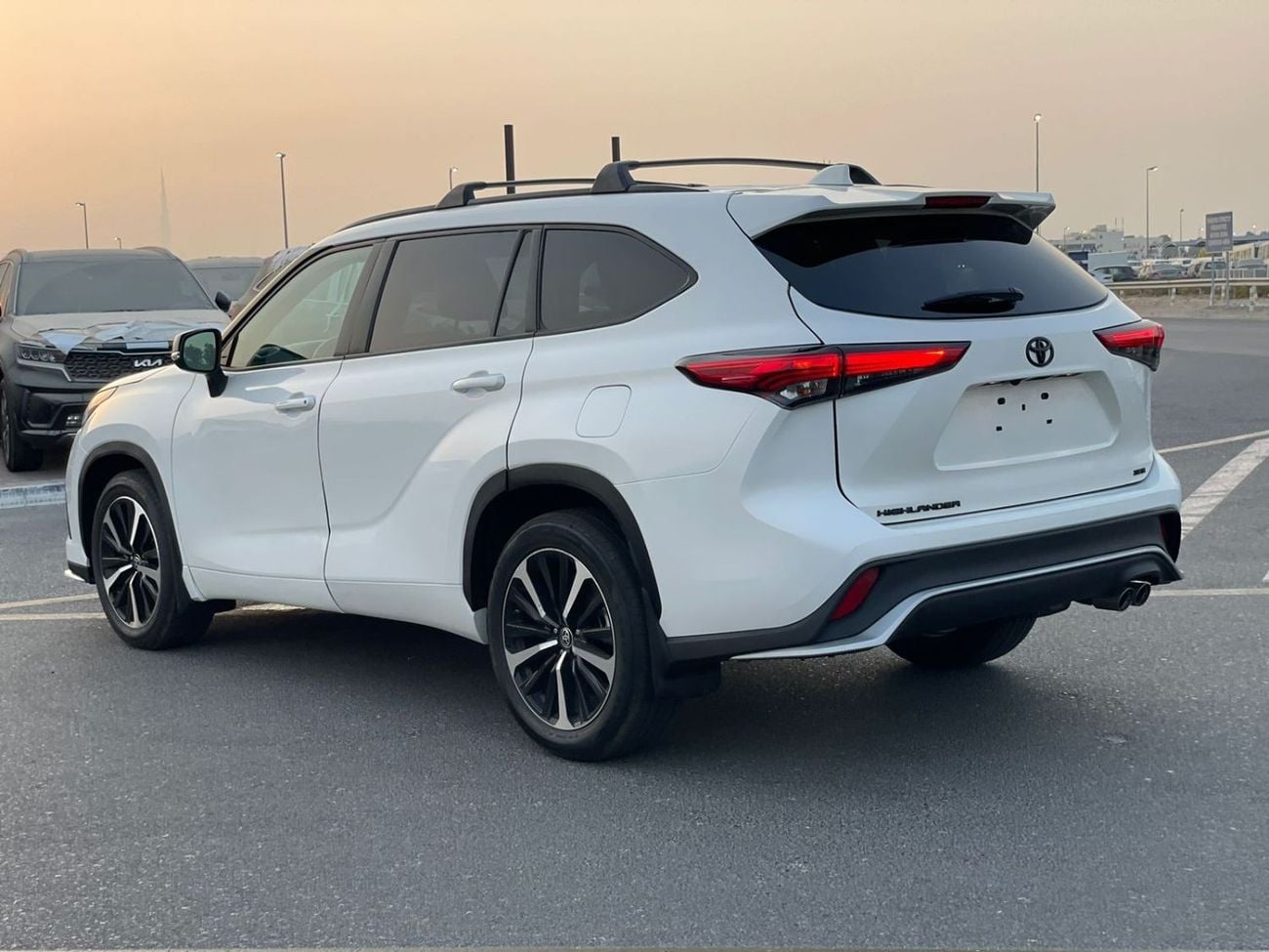 Toyota Highlander 2021 Toyota Highlander XSE 3.5L V6 - 14,500 Mileage