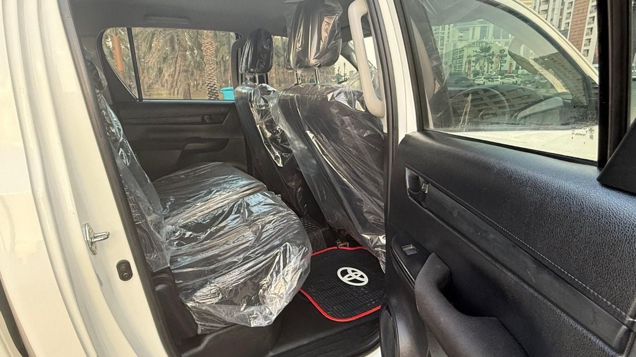 Toyota Hilux Sr with new shape