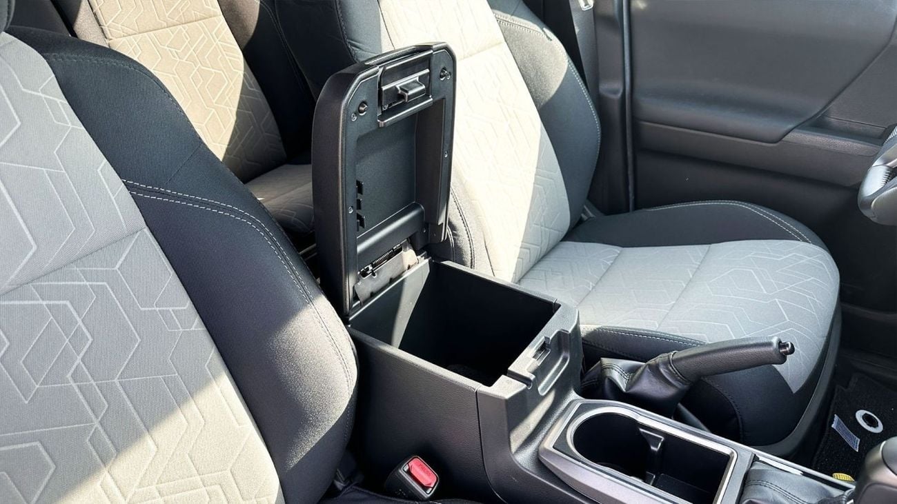 Toyota Tacoma Toyota Tacoma 3.5L TRD SPORT 6-CYL AT