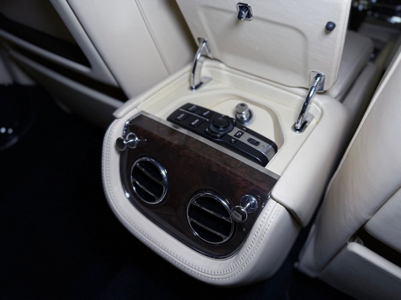 بنتلي مولسان 2012 Bentley Mulsanne - Only 48,000KM - Good Condition