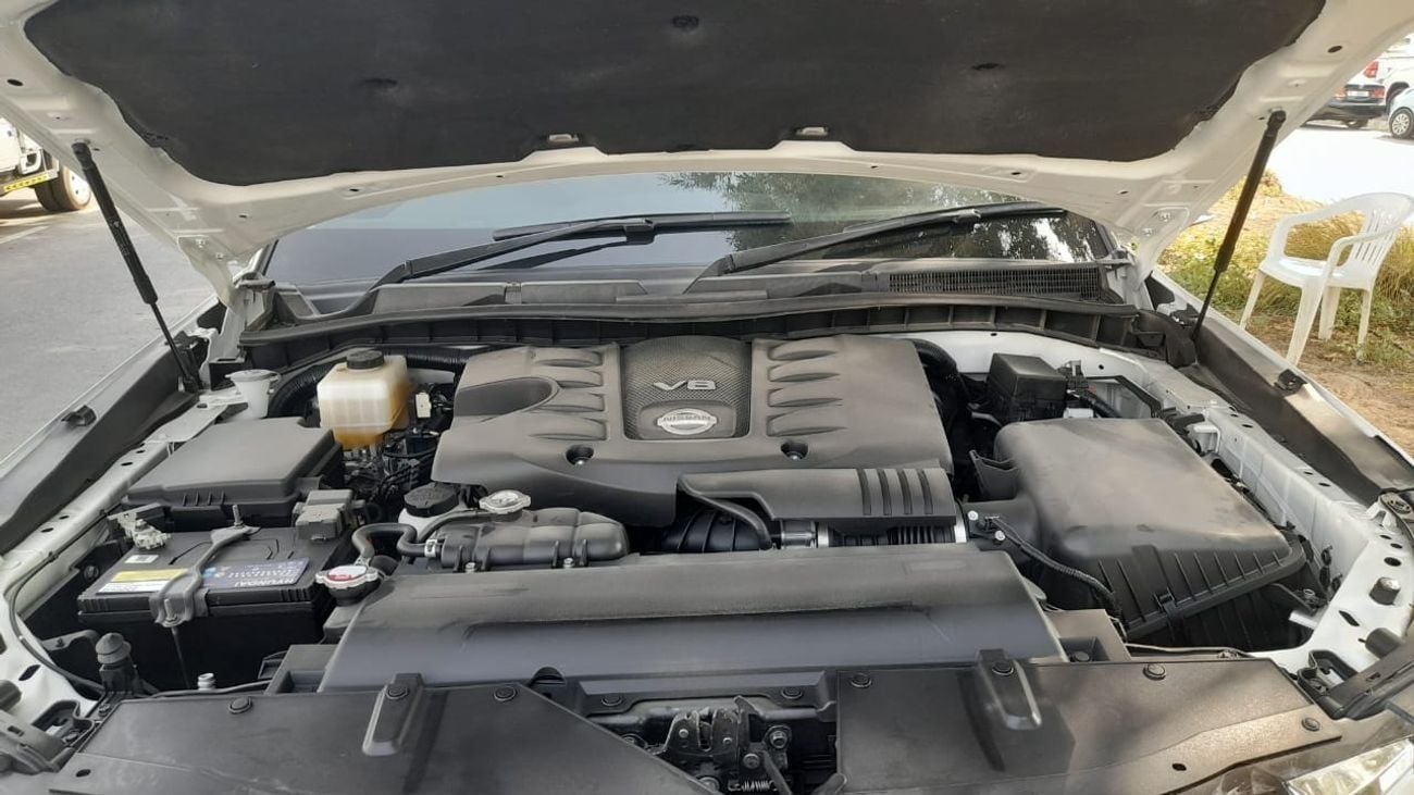 نيسان باترول Platinium 5.6cc V8 petrol Auto Right-Hand drive
