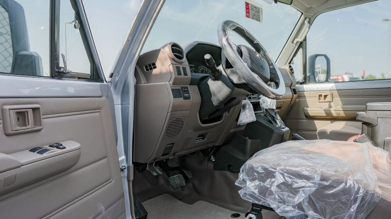 Toyota Land Cruiser 70 2025 Toyota Land Cruiser LC 79 4.0L AT Petrol Basic with Fridge (Silver-Brown)