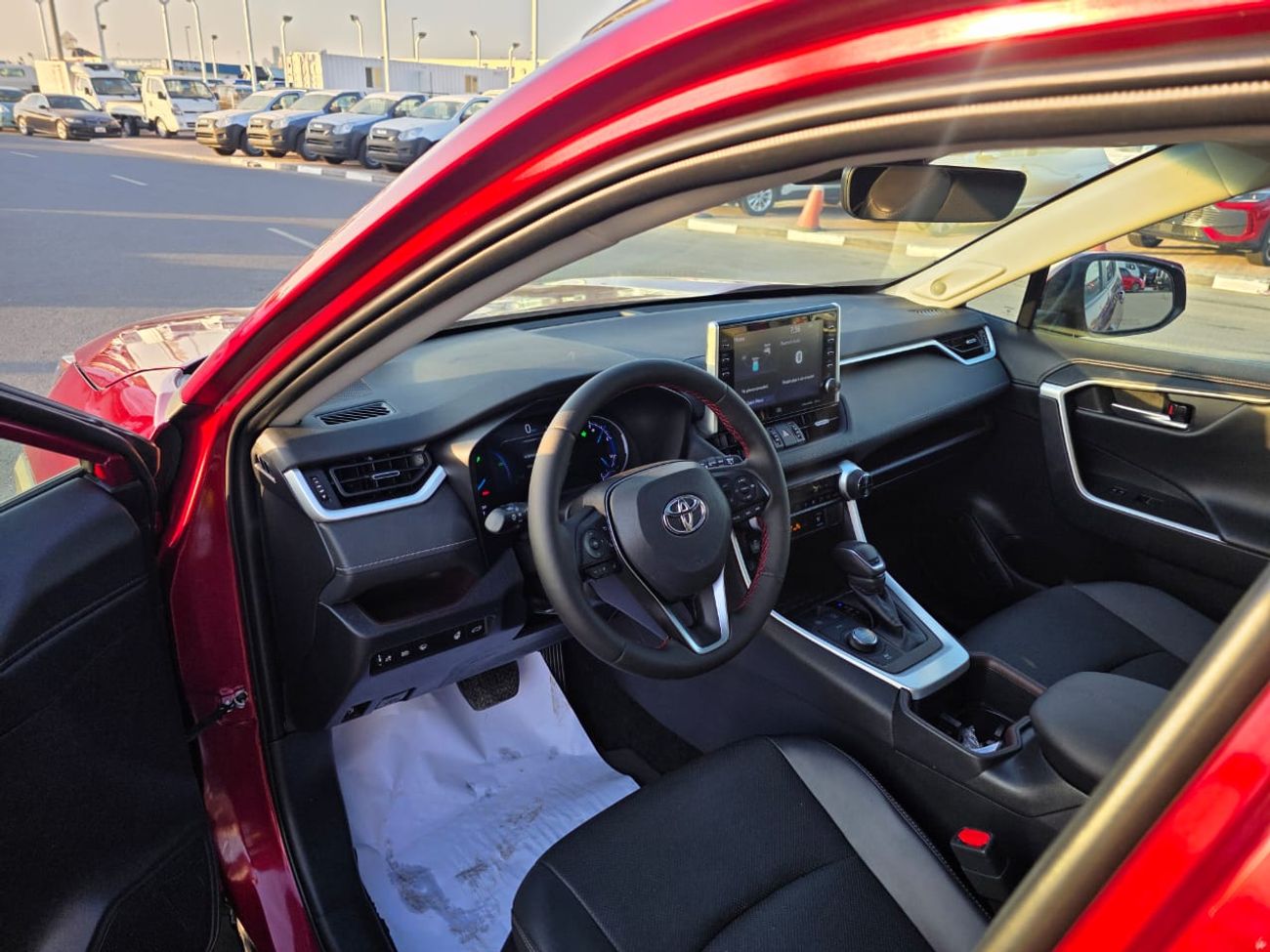 Toyota RAV4 2.5L Limited Hybrid Sunroof , Push button, Trunk automatic and original leather seats