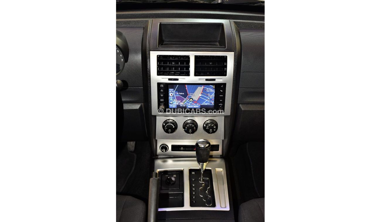 دودج نايترو AMAZING Dodge Nitro 4x4 SXT 2011 Model!! in silver Color! GCC Specs