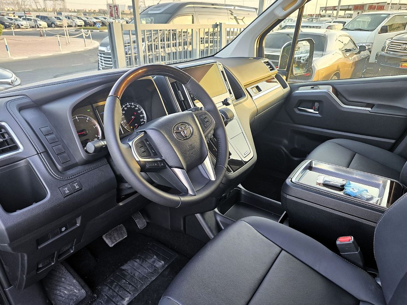 Toyota Granvia Premium 2.8l Toyota Granvia Premium 2.8l Diesel A/T RWD 6 Seats Black color 2025 Model