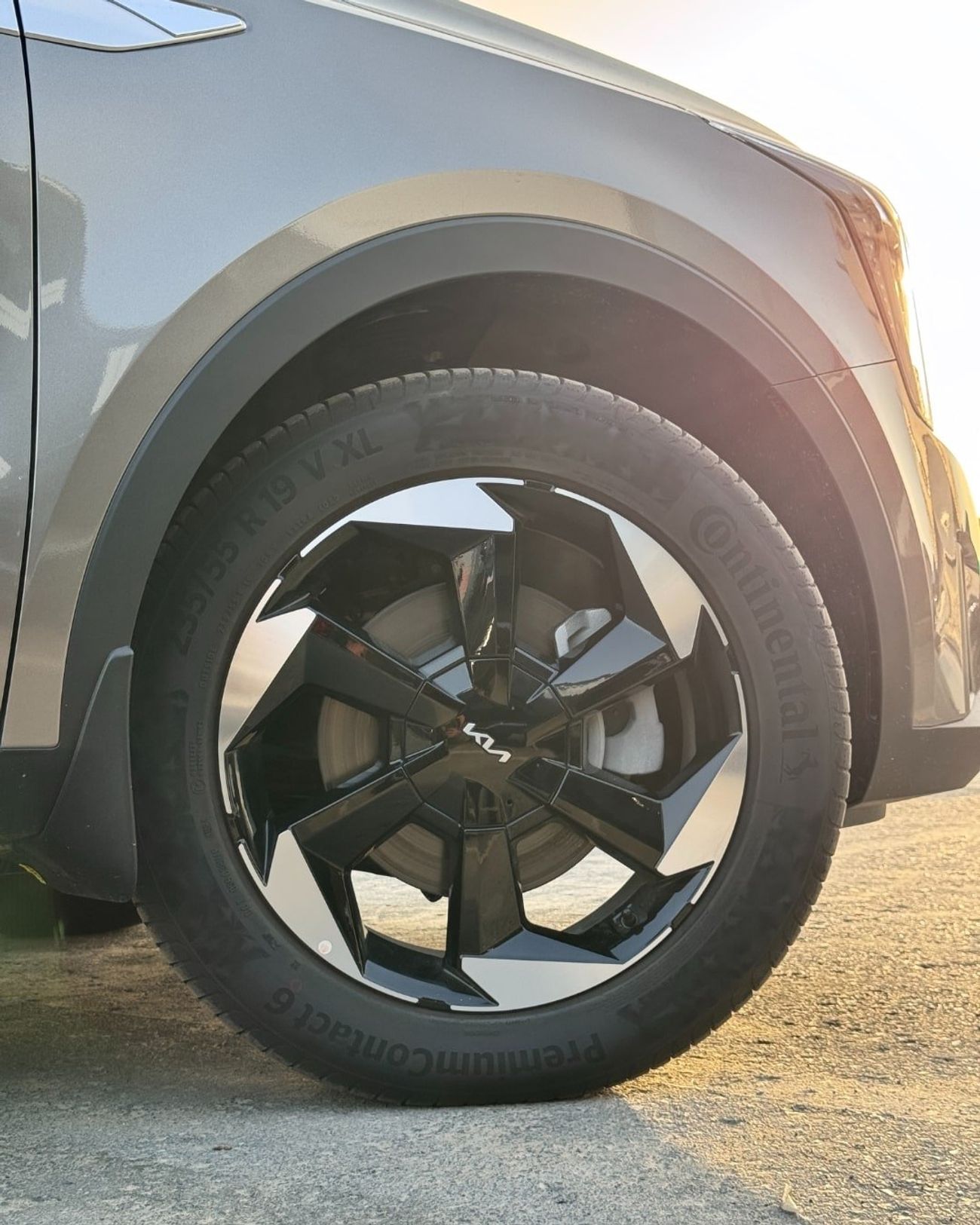 كيا سورينتو KIA SORENTO 1.6L (HYBRID) - BROWN 2025 MODEL -MID OPTION