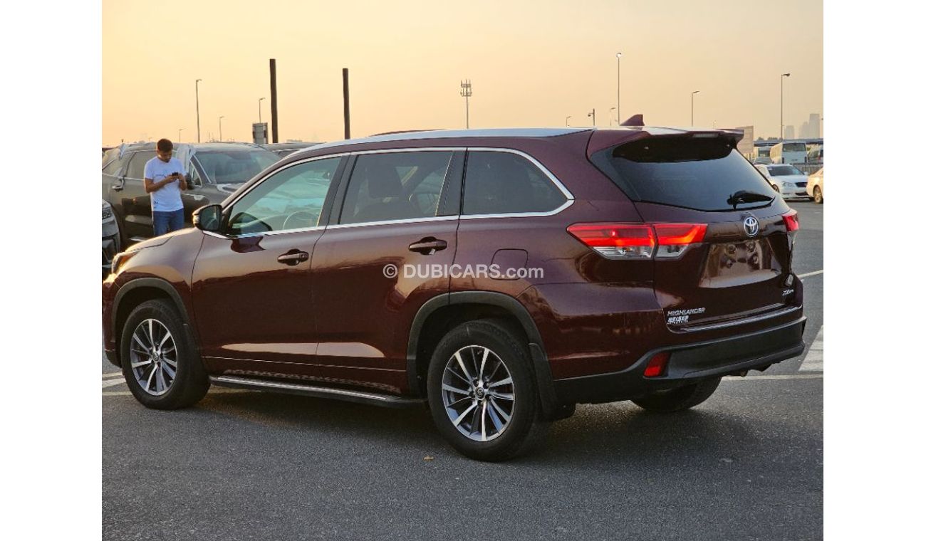 Used Toyota Highlander 2017 Model XLE full option 4x4 , sunroof and