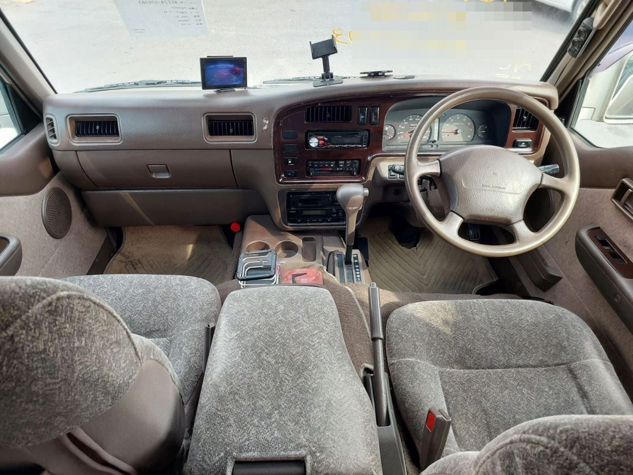 Nissan Caravan (RAMADAN OFFER) NISSAN CARAVAN VAN RHD 1997 MODEL 3.0 L DIESEL AUTOMATIC(PM76083)