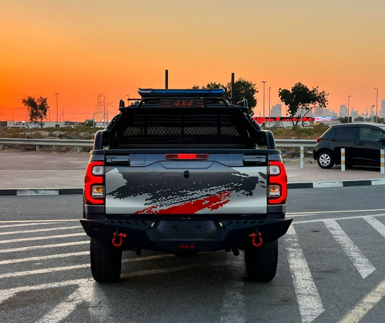 تويوتا هيلوكس 2021 toyota hilux revolution edition - off road package - full option  - BullBar 2.7L V4 - AWD 4x4 -