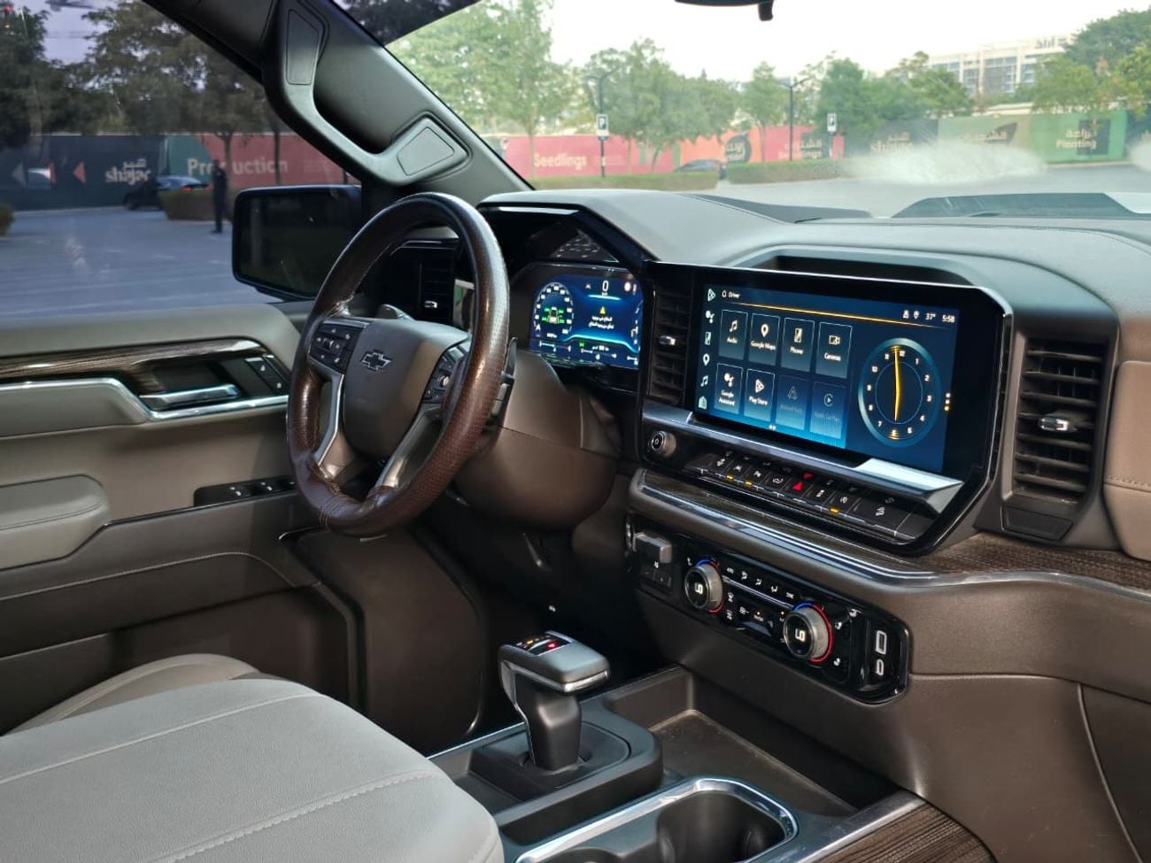 Chevrolet Silverado 1500 CREW CAB 2LT TRAILBOSS 2023 Chevrolet Silverado LT Trail Boss GCC Specs | Orginal paint | Perfect condition | Single owner
